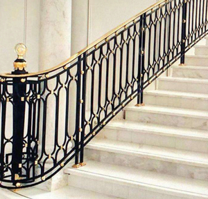 Rampe d'escalier moderne en fer forgé noir avec accents dorés, balustrade décorative en métal, panneau de main courante de luxe pour escalier intérieur - Product Image 4
