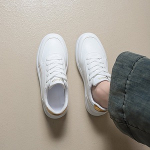 Baskets plateforme minimalistes blanches et noires pour femmes, respirantes, à lacets, pour le quotidien et le streetwear - Product Image 5