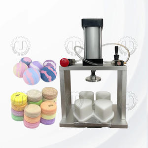 เครื่องทำบาธบอมและแชมพูบาร์แบบนิวเมติก รูปทรงหยดน้ำ ผลิตได้ 200 ชิ้น/ชม. ใช้งานง่าย - Product Image 1