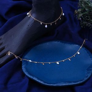 Chaînes de cheville élégantes avec breloques et perles, bijoux de mode, accessoires de pied de créateur, bracelets de cheville raffinés et tendance - Product Image 3