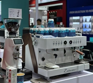 Cafetera Espresso Semiautomática de 9 Bares con Caldera de Acero Inoxidable, Grado Comercial EST200-2, Cafetera Profesional para Cappuccino - Product Image 2