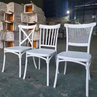 Meilleures ventes à prix bas : Chaise en plastique moderne blanche à dossier croisé, empilable, pour salle à manger de ferme, mobilier d'extérieur de parc, hôtel, mariage et appartement