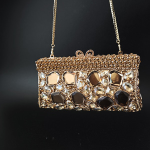 Popular <span class=keywords><strong>bolso</strong></span> de noche de cristal, <span class=keywords><strong>bolso</strong></span> de mano con diamantes huecos de Metal para mujer, <span class=keywords><strong>bolso</strong></span> de mano dorado hecho a mano de lujo con diamantes de imitación, <span class=keywords><strong>bolso</strong></span> de mano para <span class=keywords><strong>fiesta</strong></span> - Product Image 3