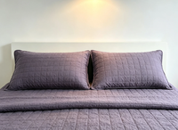 Couette en microfibre lavée violet foncé, matelassée à grille carrée de 5 cm, douce et légère