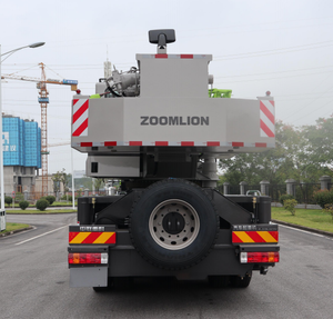 Grue mobile sur camion ZTC350H552 de 35 tonnes à 5 flèches à haut rendement de Chine, avec patins de stabilisation - Product Image 6