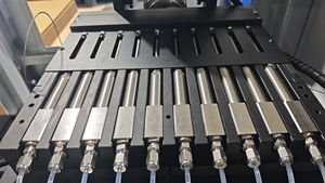 Sistema de Llenado Multifunción de 10 Cabezales para <span class=keywords><strong>Cartuchos</strong></span>, Jeringas y Frascos, con y sin Calentamiento, Precisión Servo - Product Image 6