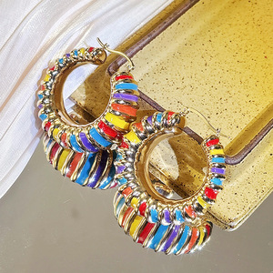 Orecchini arcobaleno da donna, stile vintage, orecchini per uso quotidiano, accessori per le orecchie alla moda e versatili - Product Image 4