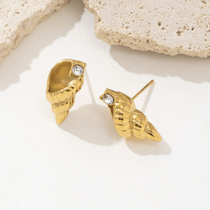 ต่างหูแฟชั่นสำหรับฤดูร้อน18K PVD ชุบทองสำหรับเป็นของขวัญจากเปลือกหอยทำจากสเตนเลสสตีลพร้อมเซอร์โคเนียทรงลูกบาศก์ - Product Image 5
