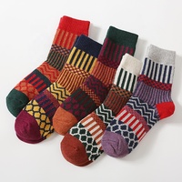 Chaussettes d'hiver en laine épaisse et respirante pour femme, motif Argyle, douces, chaudes et confortables, avec bordure et corps au design unique – Cadeau de Noël