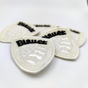Vente en gros de patchs thermocollants pour vêtements, avec logo 3D, lettres grandes et brodées - Product Image 5