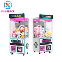 Vente en gros de machine à griffes d'arcade Funspace personnalisée, économique, à monnayeur, pour la distribution de jouets et de poupées, avec 1 an de garantie, compatible pièces anglaises