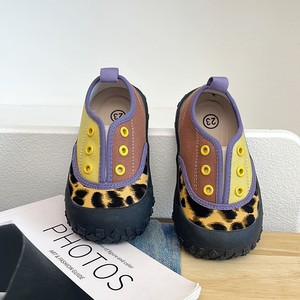 أحذية أطفال مسطحة جديدة لربيع وخريف <span class=keywords><strong>2026</strong></span>، أحذية قماشية مطبوعة غير رسمية للأولاد والبنات سهلة الارتداء - Product Image 3