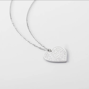 Collana pendente con cuore placcato in oro 18k Ama <span class=keywords><strong>te</strong></span> <span class=keywords><strong>stesso</strong></span> prima collana di calligrafia araba in acciaio inossidabile impermeabile gioielli in arabica - Product Image 1