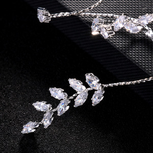 Anillo de hoja de circón popular Anillo floral de una pieza apilable con pulsera de dedo Anillo de accesorios para mujer - Product Image 5