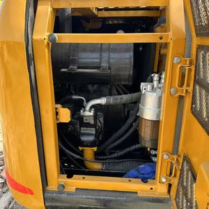 Excavatrice sur chenilles compacte Sany SY75C 7,5 tonnes d'occasion, modèle 2022, haute performance pour travaux de terrassement avec moteur et boîte de vitesses - Product Image 3