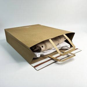 Sac enveloppe en papier kraft personnalisé avec poignée plate en papier, logo imprimé, sac d'expédition pliable en kraft brun pour emballage cadeau de vêtements - Product Image 3