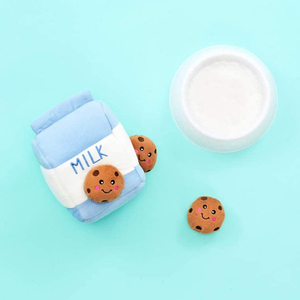 Juego de Juguetes de Peluche Interactivos de Algodón de la Mejor Calidad para Perros, Personalizado para Jugar al Escondite con Rompecabezas Sonoro con Forma de Cartones de Leche - Food Buddies Pets - Product Image 6