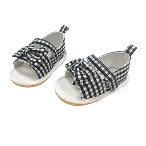 Sandal bayi perempuan kanvas sepatu jalan pertama kaus kaki sepatu bayi baru lahir sepatu gaun dengan bunga