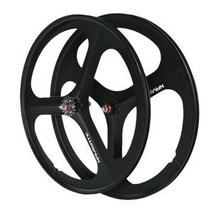 Juego de ruedas de piñón fijo 700C-Aleación de magnesio Diseño inverso de 3 radios <span class=keywords><strong>Rueda</strong></span> de bicicleta de pista integrada de borde profundo para Fixie/Single Speed - Product Image 4