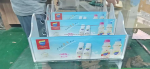Exhibidor de Pared para Refrigerador con Logotipo Personalizado, de PVC, con Ventosas para Almacenamiento de Bebidas y Botellas - Product Image 5