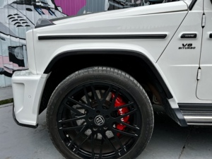 Kit carrosserie style urbain en fibre de carbone SD pour Mercedes Classe G W463A/W464 : pare-chocs avant, pare-chocs arrière, élargisseurs d'ailes, capot et aileron arrière - Product Image 4