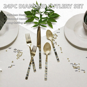 Juego de cubiertos estilo americano de 5 piezas Omega Metals India, hecho a mano, con mangos de corazón premium, pulido espejo plateado, para uso en fiestas. - Product Image 2