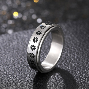 Anello Girevole Unisex Floreale, Gioiello di Tendenza, Accessorio Elegante e Divertente, Idea Regalo - Product Image 3