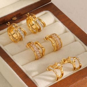 Pendientes Huggie Chapados en Oro con Circonitas en Forma de C, Luna y Estrella para Mujer, Joyería de Moda para Fiesta, Acero de Titanio 18K Irregular - Product Image 3