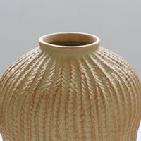Collection de vases en céramique faits à la main avec texture sculptée à la main, finition en grès beige naturel, décoration Wabi-Sabi pour la maison, vente en gros