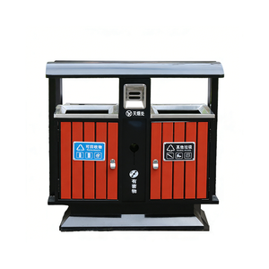 ถังขยะแยกประเภทแบบมีหลังคา สำหรับพื้นที่สาธารณะ  วัสดุโลหะ  ลายไม้  สองช่อง - Product Image 1