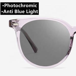 Lunettes photogray unisexes <span class=keywords><strong>anti</strong></span>-reflets bloqueur de <span class=keywords><strong>lumière</strong></span> <span class=keywords><strong>bleue</strong></span> intérieur <span class=keywords><strong>anti</strong></span>-soleil extérieur TR90 insert métallique rond jambe charnière en métal - Product Image 5