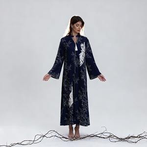 Abaya élégante et luxueuse en polyester avec strass thermocollants pour femmes musulmanes, robe sur mesure - Product Image 3