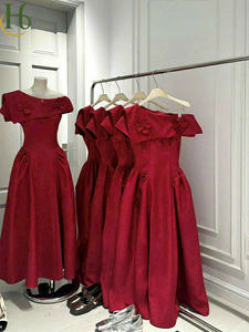 Vestido midi rojo con apliques florales de un solo hombro, vestido vietnamita de un solo hombro, floral, ligero, transpirable, elegante, de poliéster. - Product Image 4