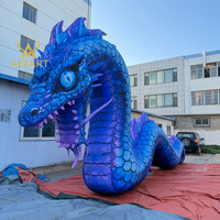 Dragon gonflable bleu foncé, modèle géant et effrayant pour la décoration de repères urbains, l'affichage d'activités en bar