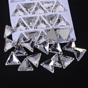 <span class=keywords><strong>Strass</strong></span> en verre triangulaires faits à la main, à trois trous, <span class=keywords><strong>pour</strong></span> robes de mariée, foulards, <span class=keywords><strong>vêtements</strong></span>, chaussures <span class=keywords><strong>et</strong></span> sacs - Product Image 4