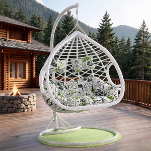 <span class=keywords><strong>Silla</strong></span> <span class=keywords><strong>Colgante</strong></span> Doble Tipo Huevo Estilo Boho, Fabricada en Fábrica, con Base, Cojín Floral de Ratán Blanco, Columpio para Exteriores Junto a la Piscina - Product Image 1