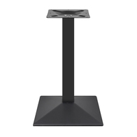 Table de bistrot carrée en mélamine imitation bois pour intérieur avec base en fer estampé noir