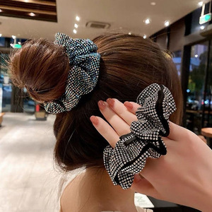 Hua Liyu Scrunchies en strass FQ 001, attaches élégantes pour cheveux pour queue de cheval - Product Image 1