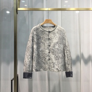 เสื้อแจ็กเก็ตแขนสั้น<span class=keywords><strong>ล</strong></span>ำลองของผู้หญิงสำหรับฤดูใบไม้ร่วงแฟชั่นทันสมัยลายสีพื้นแบบดิจิตัลอเนกประสงค์แบบสั้น - Product Image 1