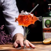 Verre à cocktail créatif en forme de poisson, gobelet à pied haut avec paille pour bar, fête, jus et boissons