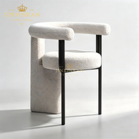Chaise de salle à manger en velours crème sur mesure de luxe, pieds en acier inoxydable, siège rond, dossier semi-circulaire, mobilier moderne pour hôtel, villa, restaurant