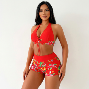 Ensemble de bikini rouge à imprimé floral pour femmes, short taille haute, maillot de bain deux pièces extensible, non transparent, fabriqué au Bangladesh - Product Image 1