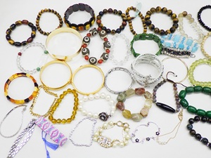 Bracelet d'accessoires d'occasion – Ensemble assorti de 50 pièces - Product Image 2