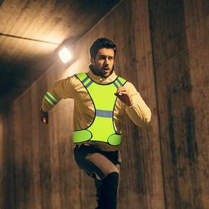 Chaleco Reflectante de Alta Visibilidad Ligero para Correr con Correa Elástica, Logotipo Personalizado, Equipo de Seguridad para Trotar al Aire Libre y Caminar de Noche - Product Image 4