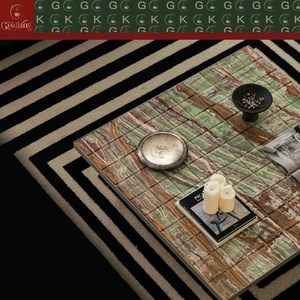 <span class=keywords><strong>Table</strong></span> <span class=keywords><strong>basse</strong></span> en mosaïque d'onyx vert GOLDKING, pièce maîtresse artistique dans un salon d'inspiration Art déco aux tons verts doux - Product Image 3