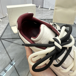 กล่องของขวัญครบชุด รองเท้ากีฬาแฟชั่นผู้หญิงคุณภาพสูงสุด ระบายอากาศได้ดีและสวมใส่สบาย เหมาะสำหรับกีฬาในสนาม - Product Image 5