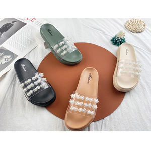 Женские летние шлепанцы ручной работы с бисером - Product Image 2