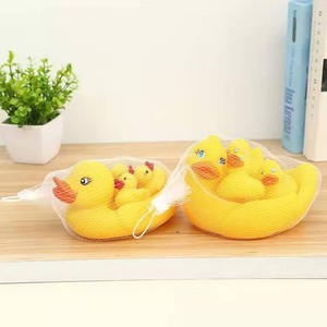Pato de baño vinyle de plástico suave para bebés, juguetes de baño de pato de goma, diversión familiar - Product Image 5
