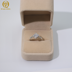 Anillo Clásico Cuadrado para Mujer, Diseño Minimalista, Platino/Oro de 18K, Diamante de Laboratorio Certificado IGI, Color D, Claridad VVS - Product Image 4