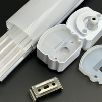 Kit de boîtier de lampe LED étanche IP65 en PC, diffuseur moderne en PC pour kit de lampe tubulaire linéaire intérieur/extérieur